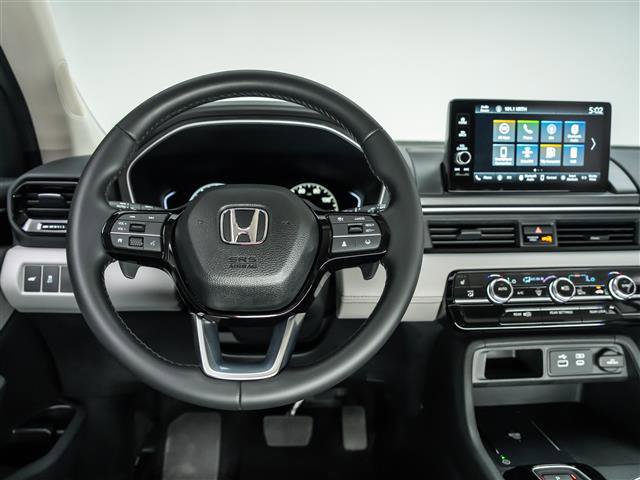 Used 2025 Honda Pilot EX-L image 17