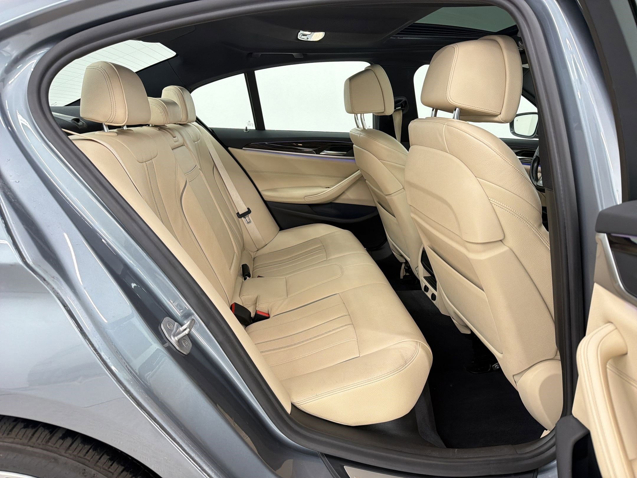 Used 2018 BMW 540i RWD image 26
