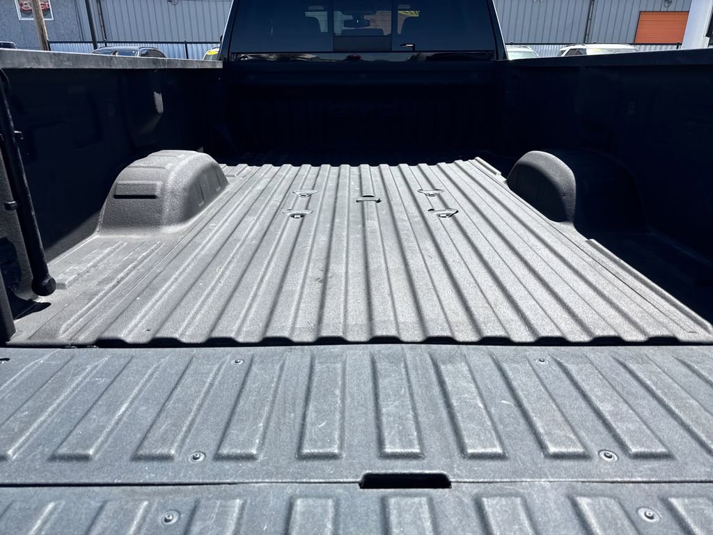Used 2022 GMC Sierra 3500 SLT w/ SLT Preferred Package AWD/4WD image 23