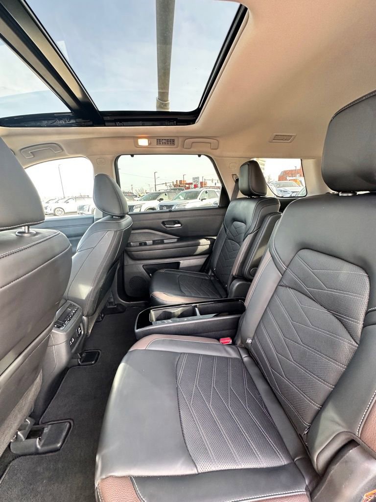 Certified 2024 Nissan Pathfinder Platinum image 31