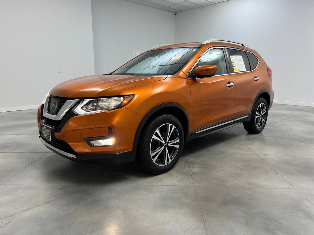 Used 2017 Nissan Rogue SL image 3