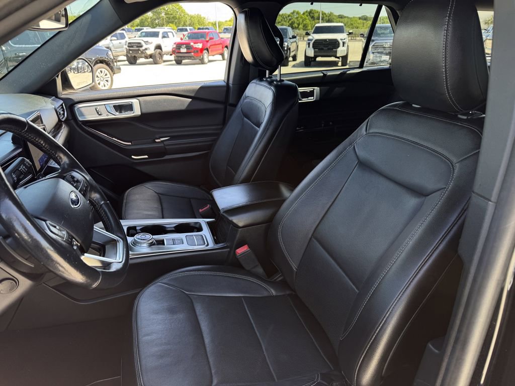 Used 2020 Ford Explorer Limited w/ Hybrid Equipment Group 310A RWD image 24