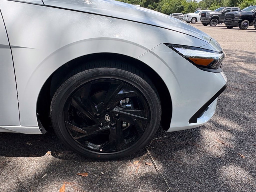 New 2026 Hyundai Elantra SEL Sport FWD image 23