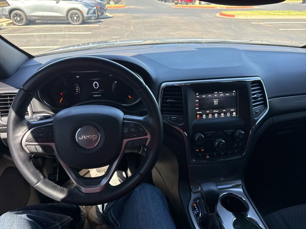 Used 2021 Jeep Grand Cherokee Laredo AWD/4WD image 15