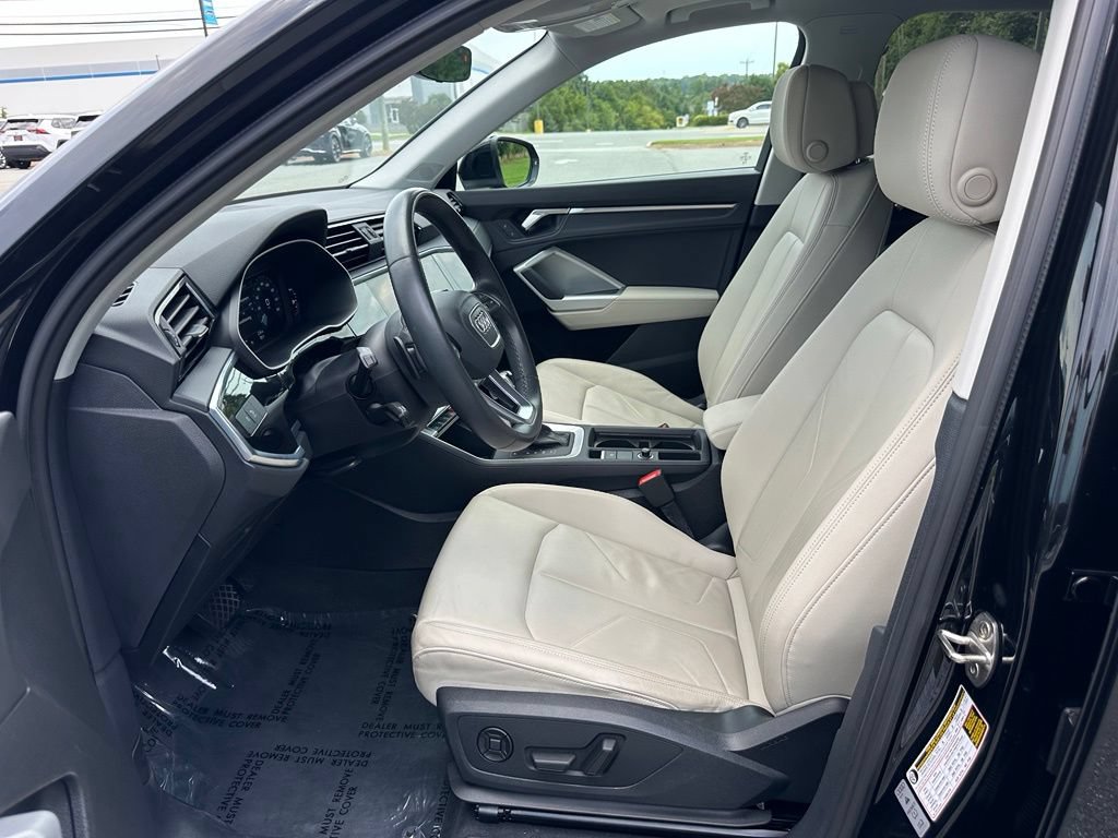Used 2023 Audi Q3 2.0T Premium w/ Convenience Package AWD/4WD image 12