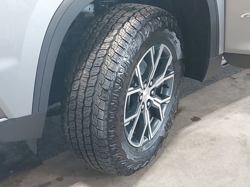 Used 2025 GMC Acadia AT4 w/ Luxury Package AWD/4WD image 37