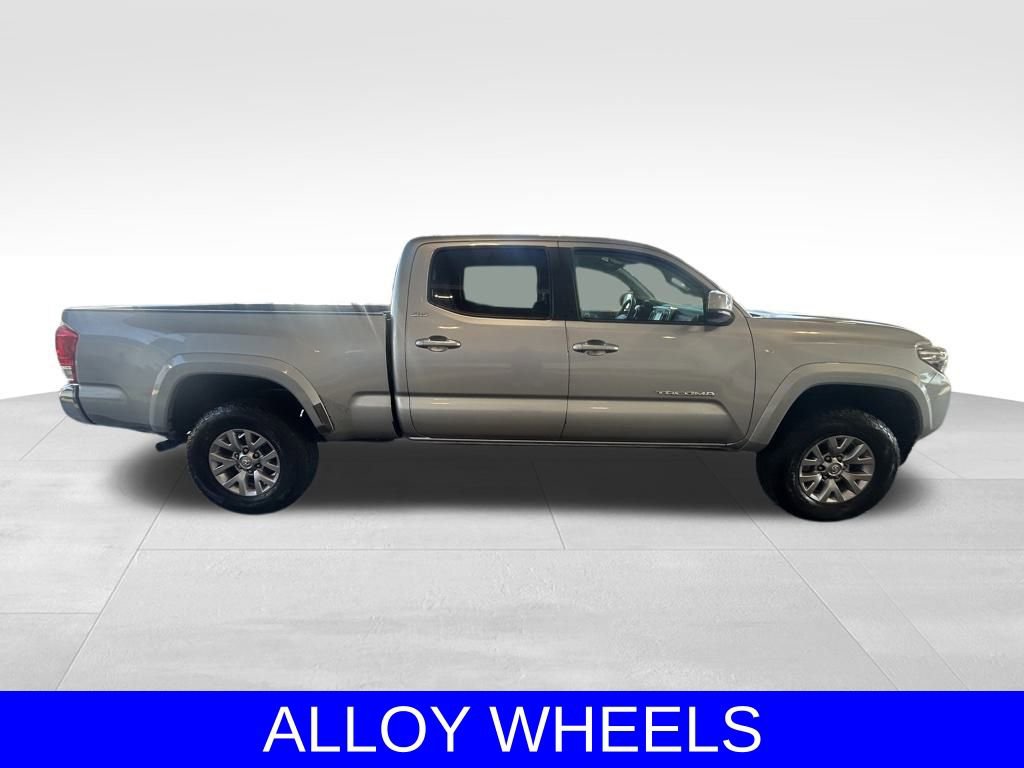 Used 2017 Toyota Tacoma SR5 w/ Tow Package image 3