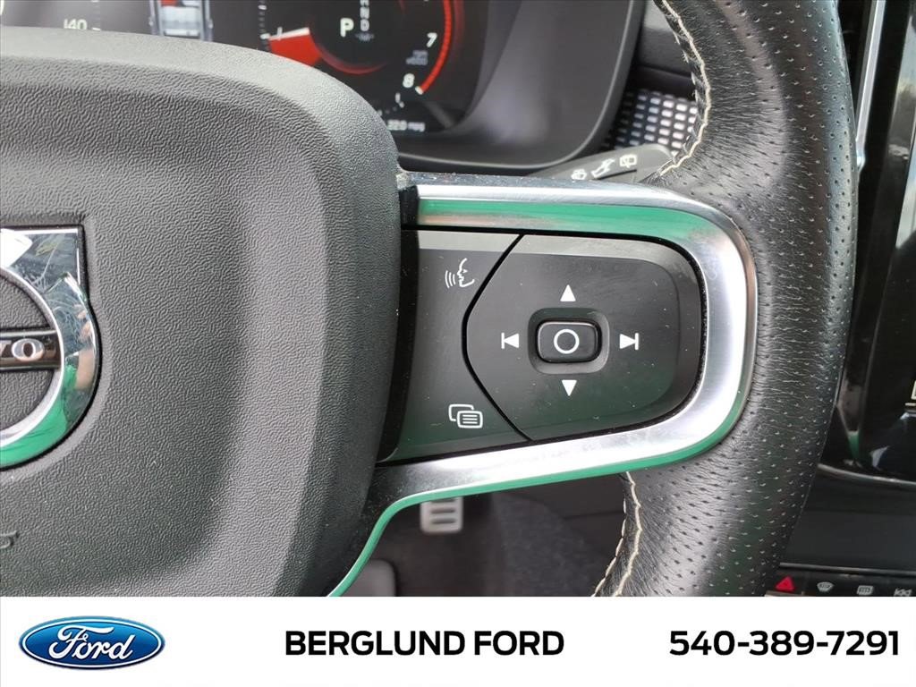 Used 2021 Volvo XC40 T5 R-Design w/ Climate Package image 21