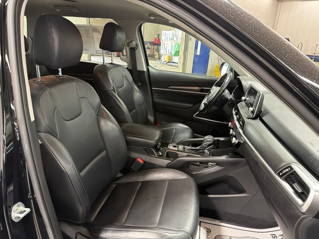 Used 2020 Kia Telluride LX AWD/4WD image 9