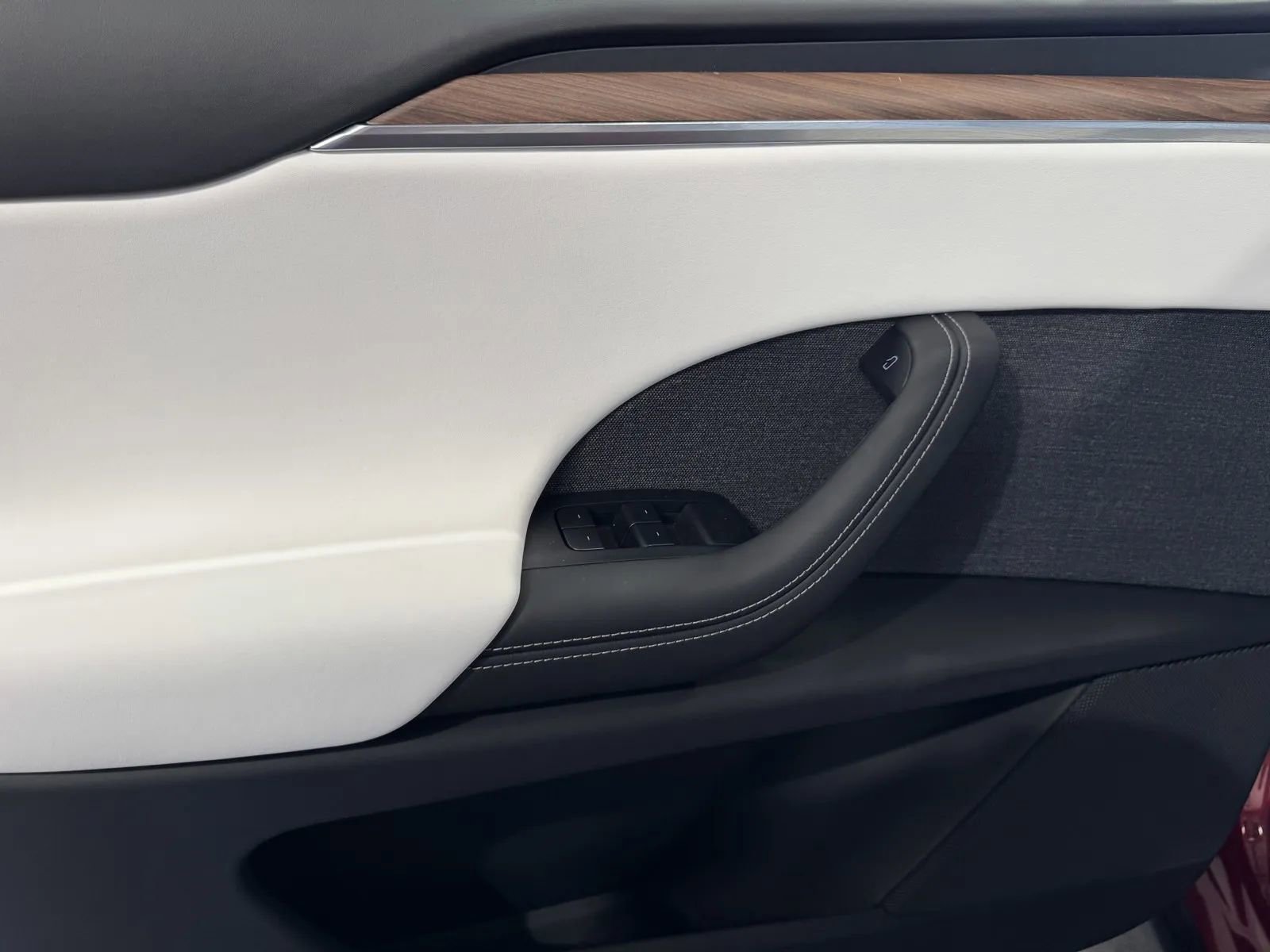 Used 2025 Tesla Model X image 15