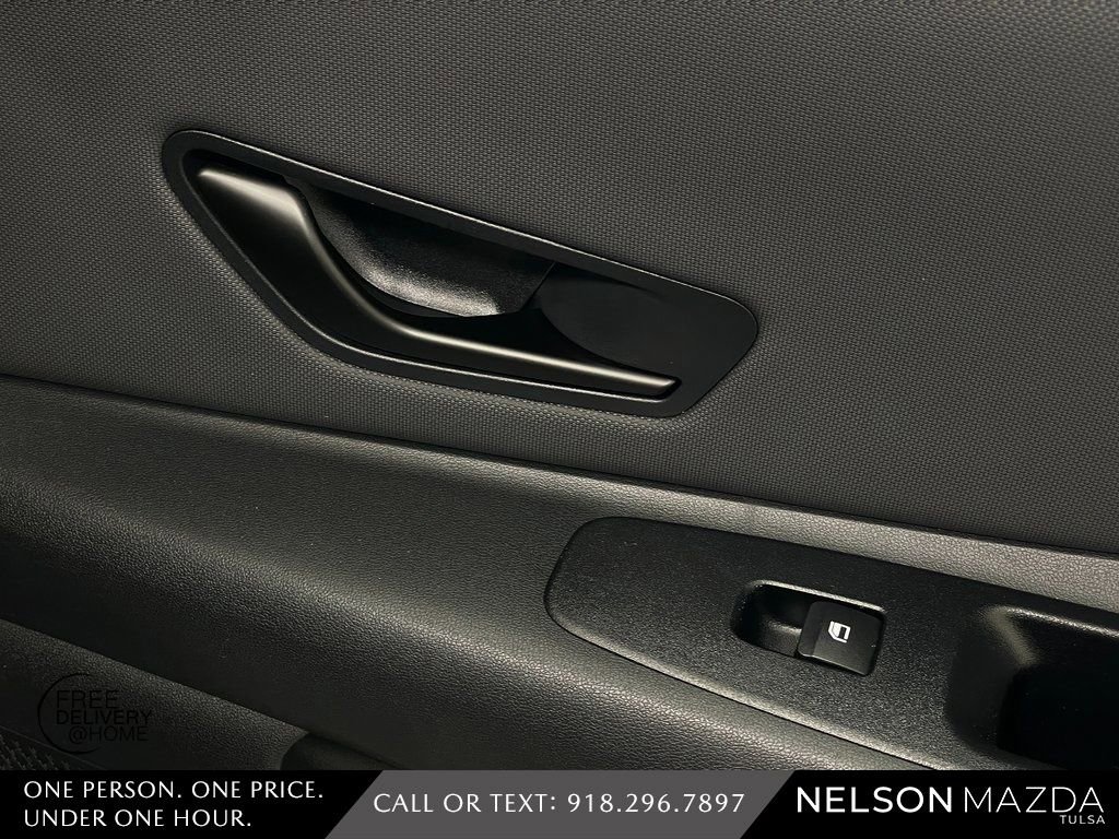 Used 2025 Hyundai Elantra Sport FWD image 36