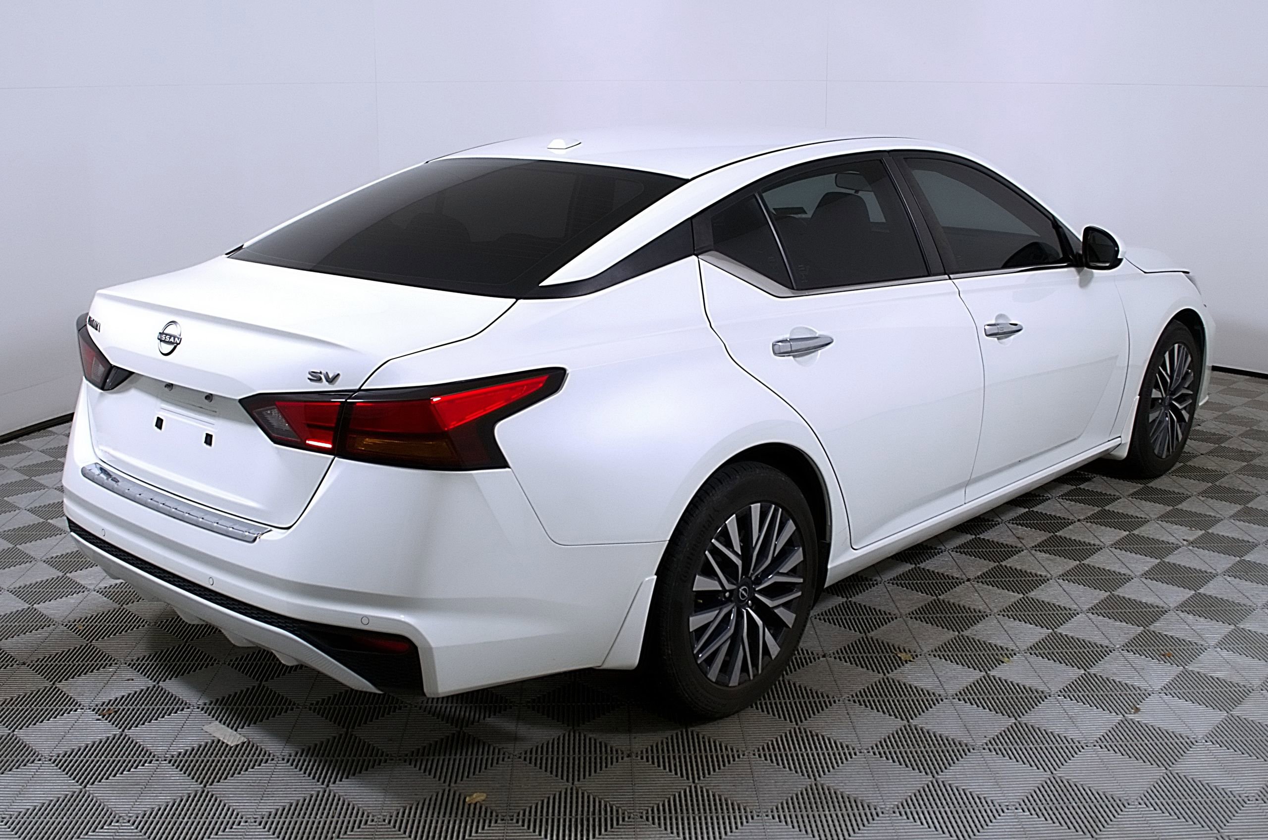 Used 2023 Nissan Altima 2.5 SV FWD image 7