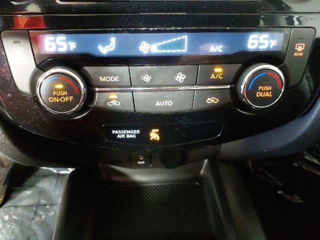 Used 2015 Nissan Rogue SV FWD image 22