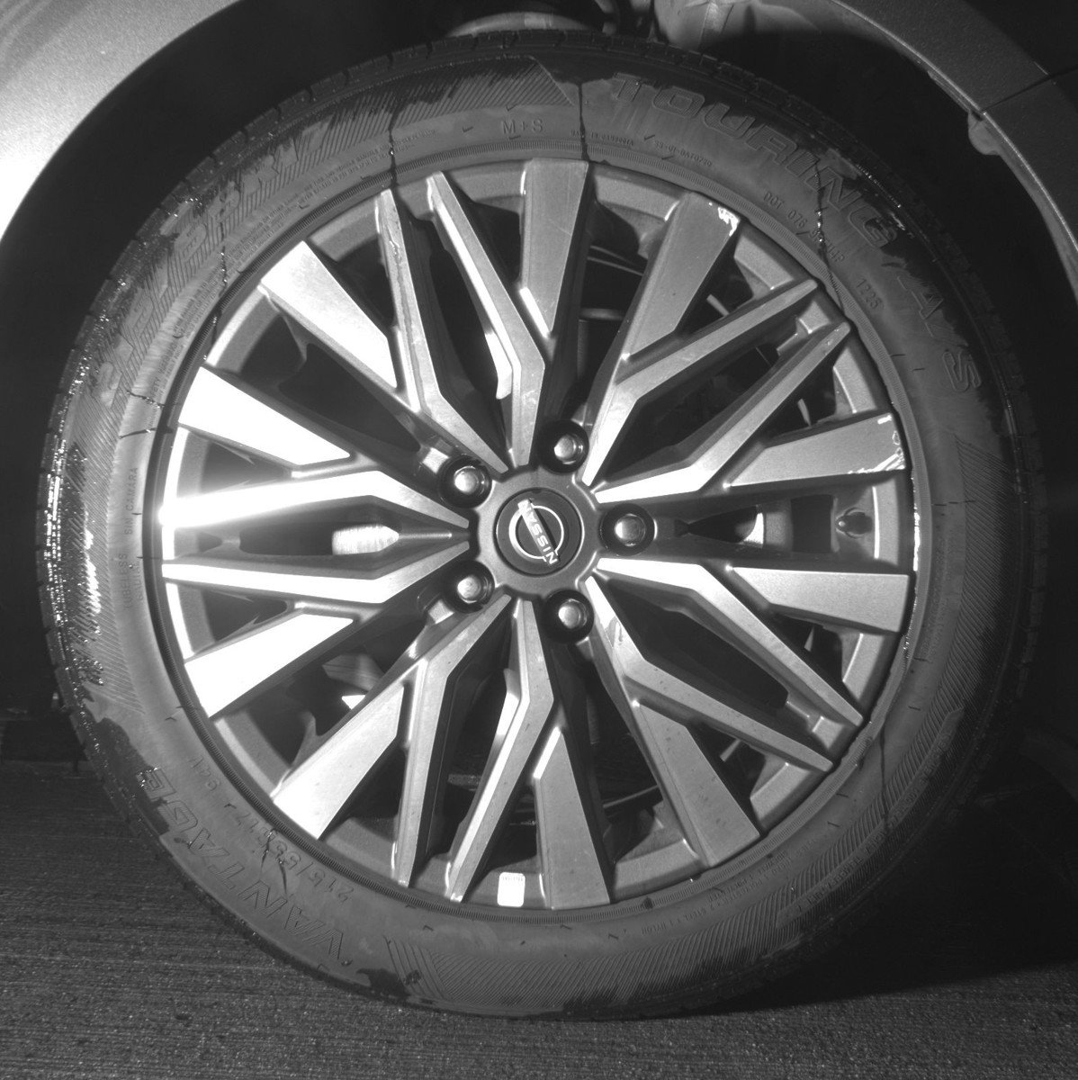 Used 2025 Nissan Altima 2.5 SV FWD image 13