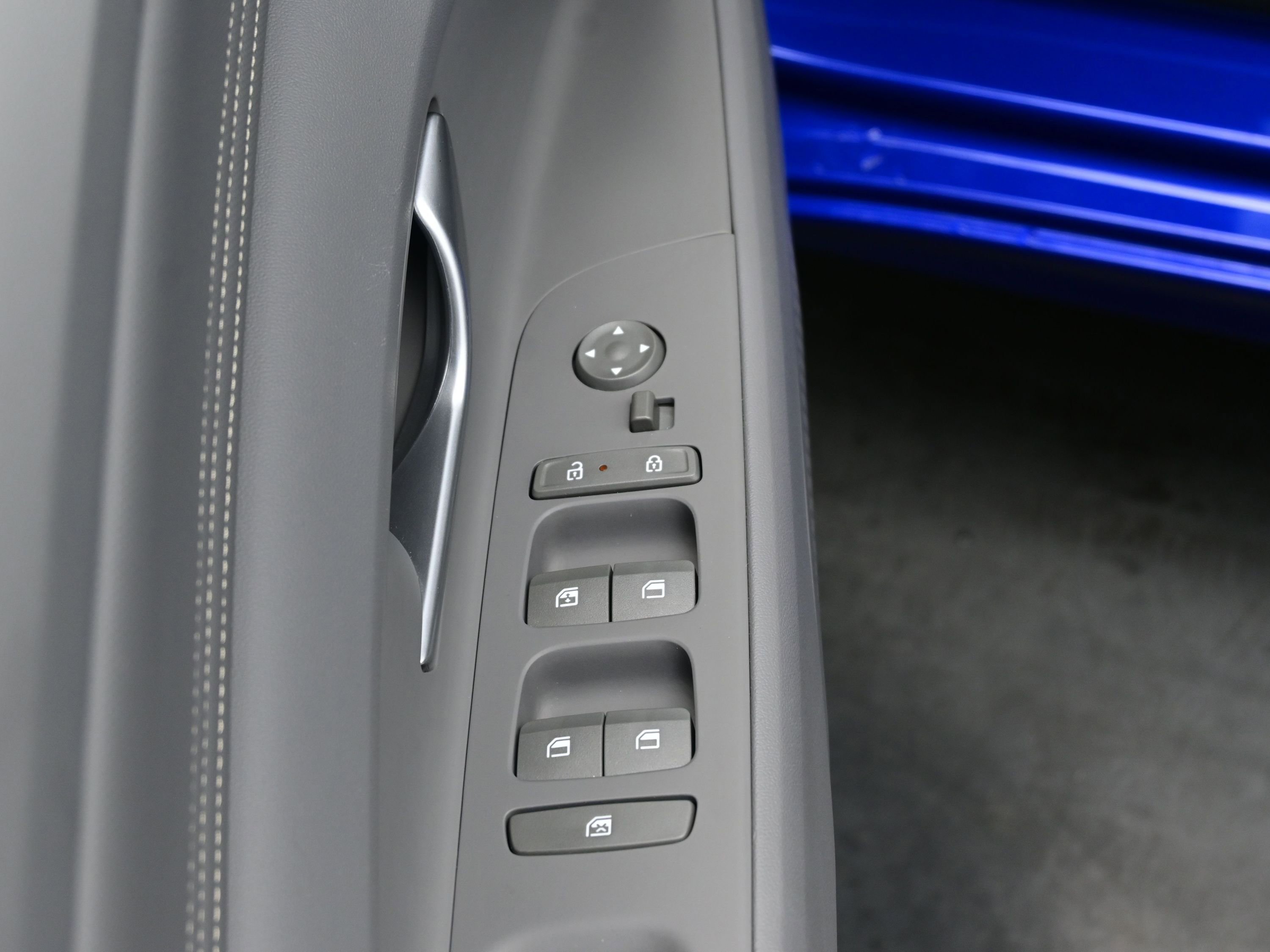 Certified 2025 Hyundai Elantra SEL image 10