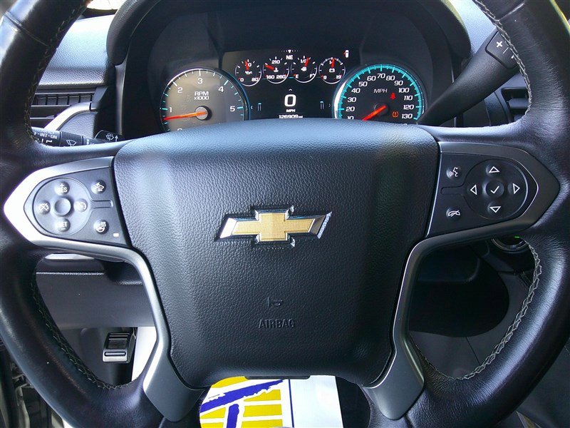 Used 2017 Chevrolet Suburban LT w/ Luxury Package image 11