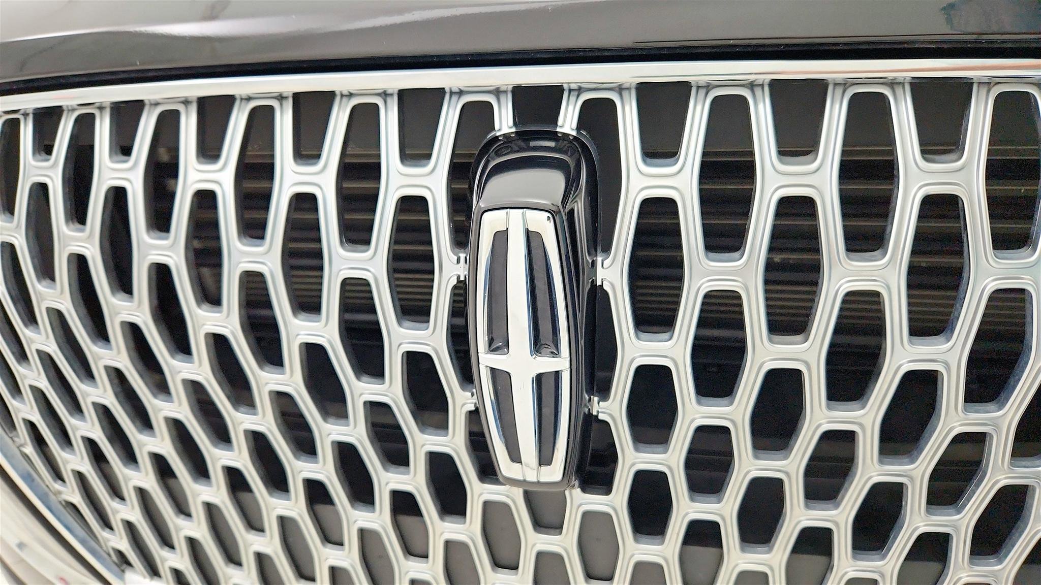 Used 2025 Lincoln Corsair FWD image 28
