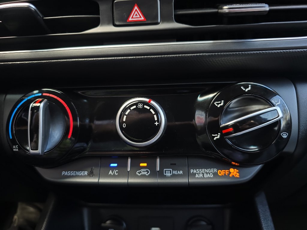 Used 2023 Hyundai Kona SEL image 15