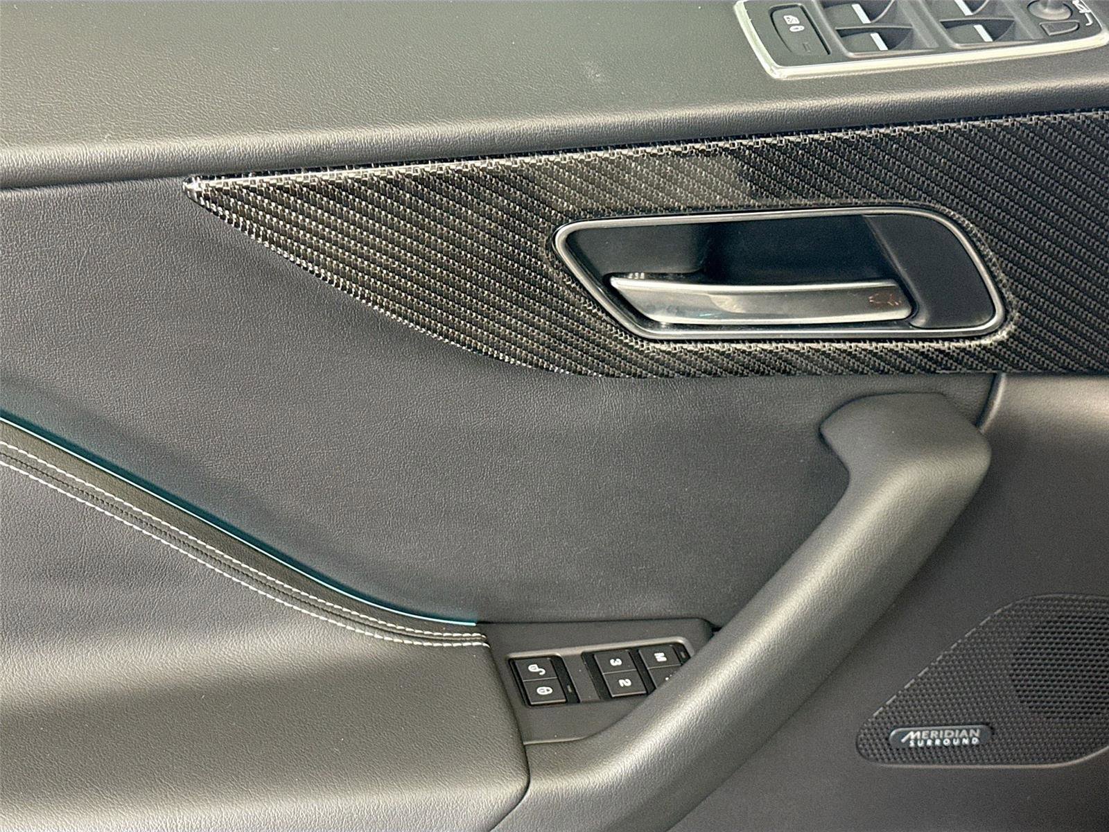 Used 2020 Jaguar F-PACE SVR image 18