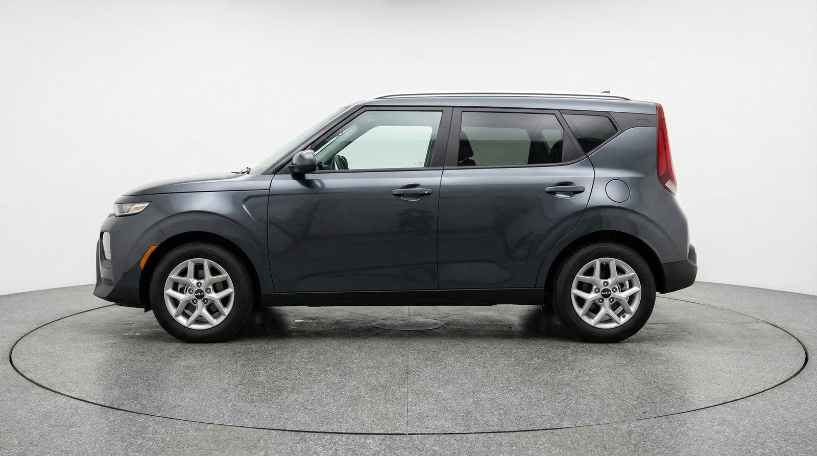 Used 2025 Kia Soul LX w/ LX Technology Package image 3
