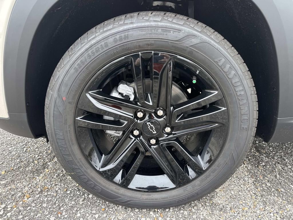 New 2026 Chevrolet Trax ACTIV w/ Sunroof Package image 4