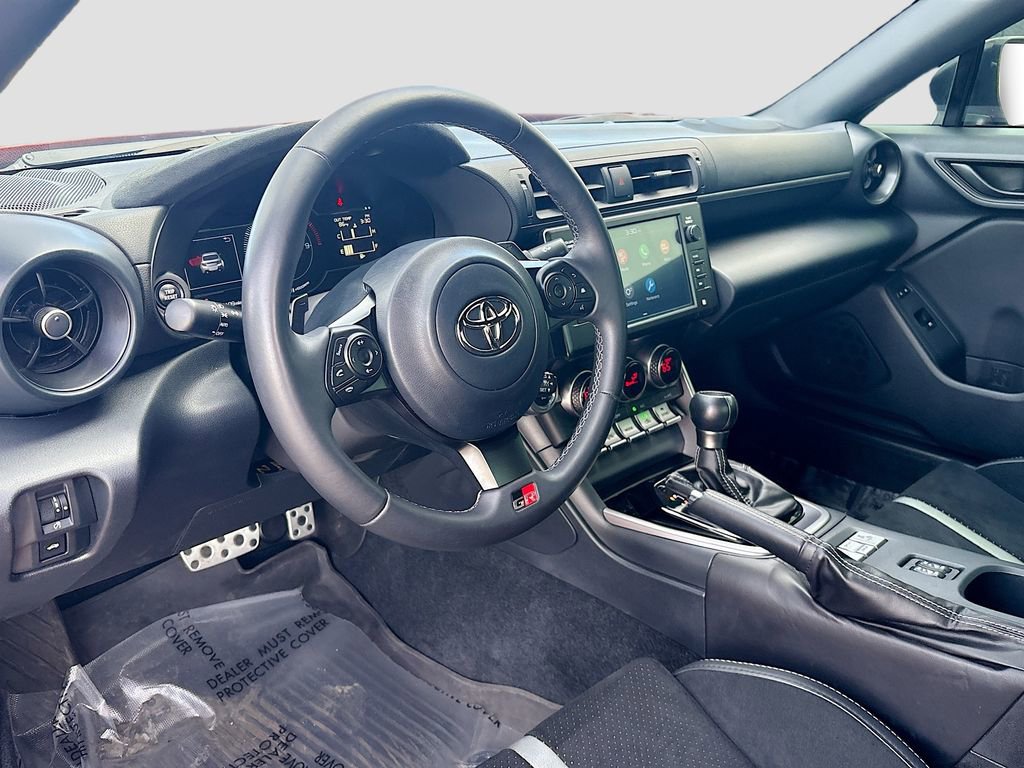 Used 2025 Toyota GR86 Premium w/ Performance Package image 9