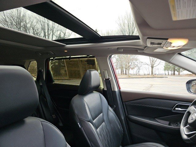 Used 2023 Nissan Rogue Platinum w/ Platinum Premium Package image 13