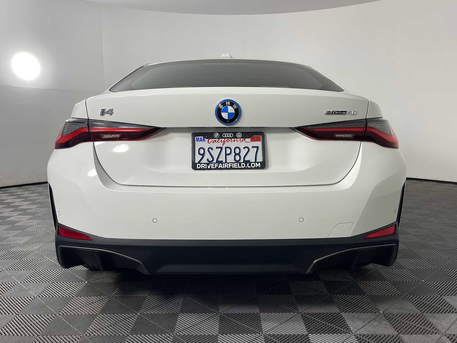 Used 2025 BMW i4 eDrive40 w/ Premium Package image 9