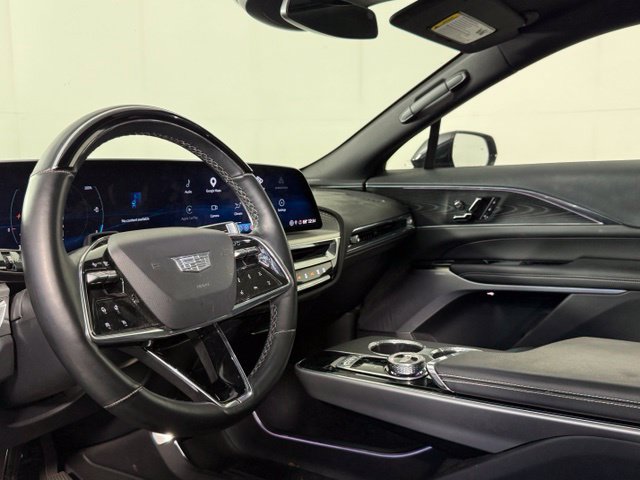 Used 2024 Cadillac Lyriq Luxury AWD/4WD image 14