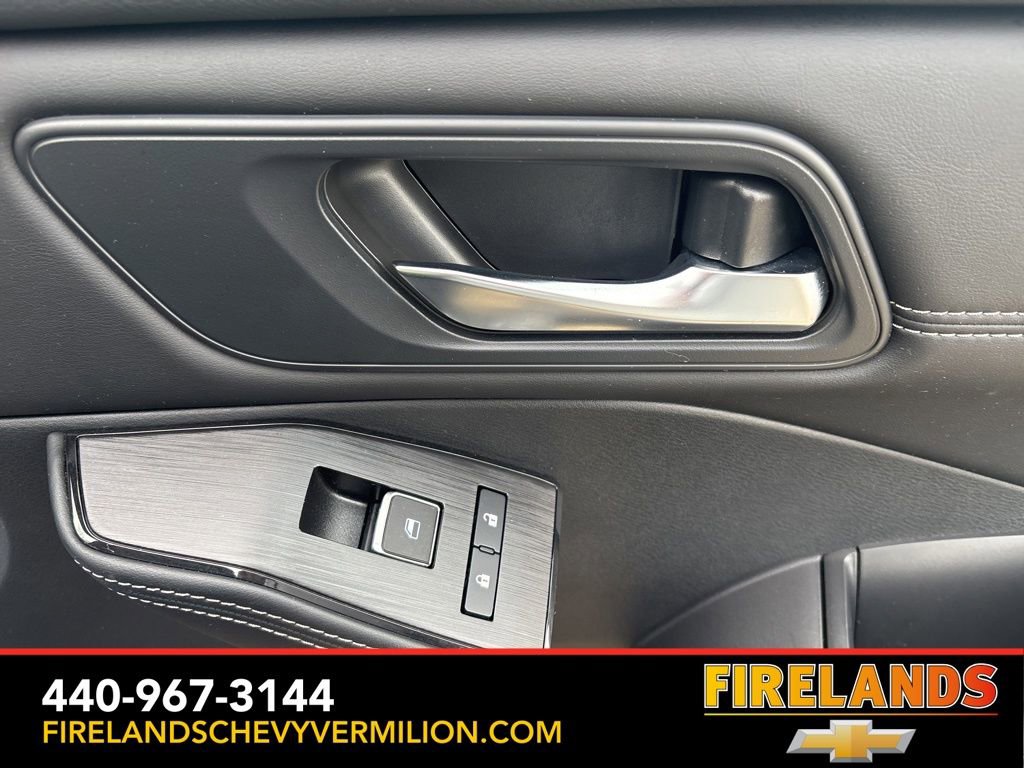 Used 2025 Nissan Rogue SL w/ Tech Package image 35