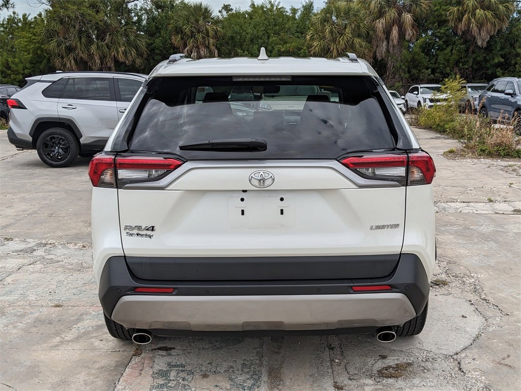 Used 2022 Toyota RAV4 Limited image 8