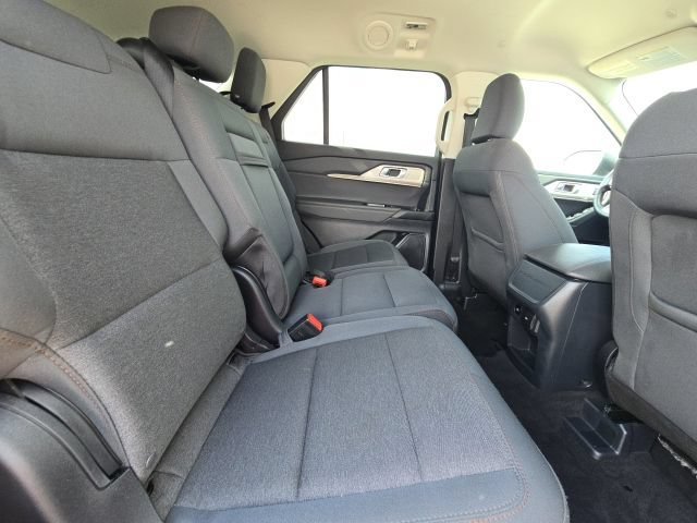 Used 2025 Ford Explorer Active RWD image 13