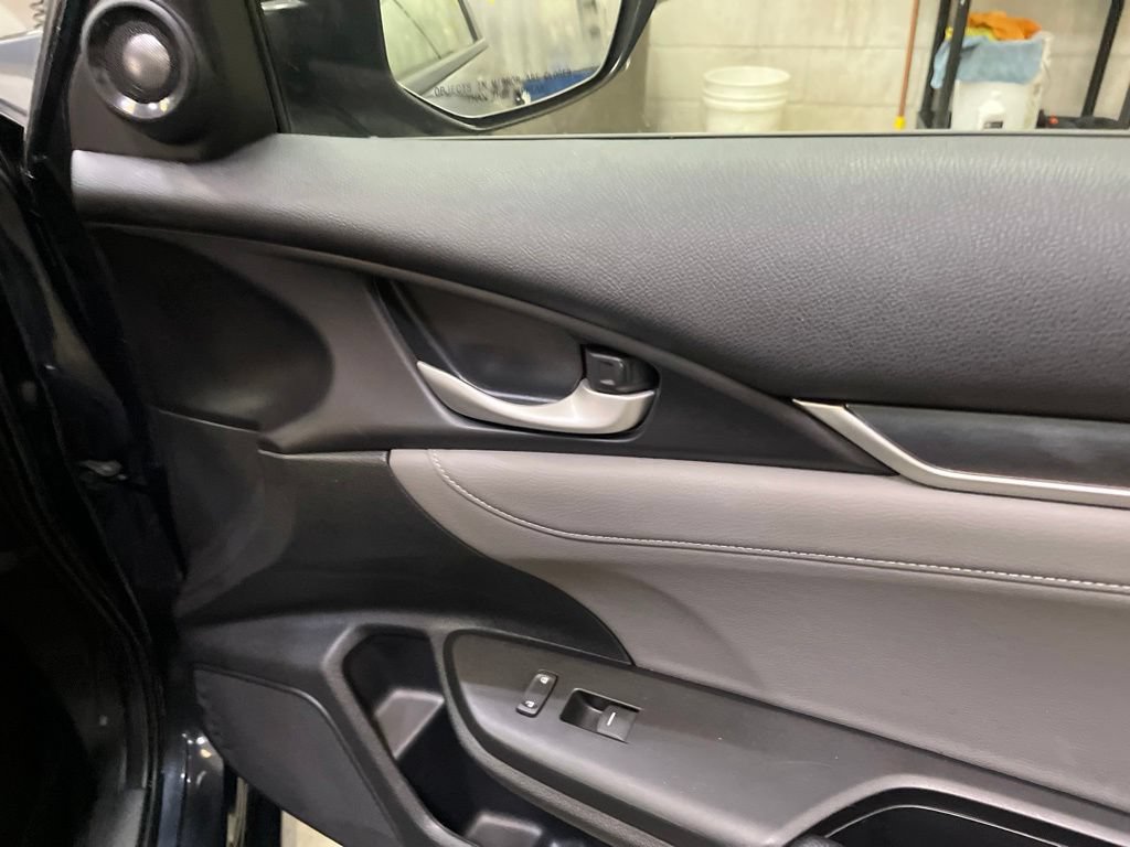 Used 2018 Honda Civic Touring image 31