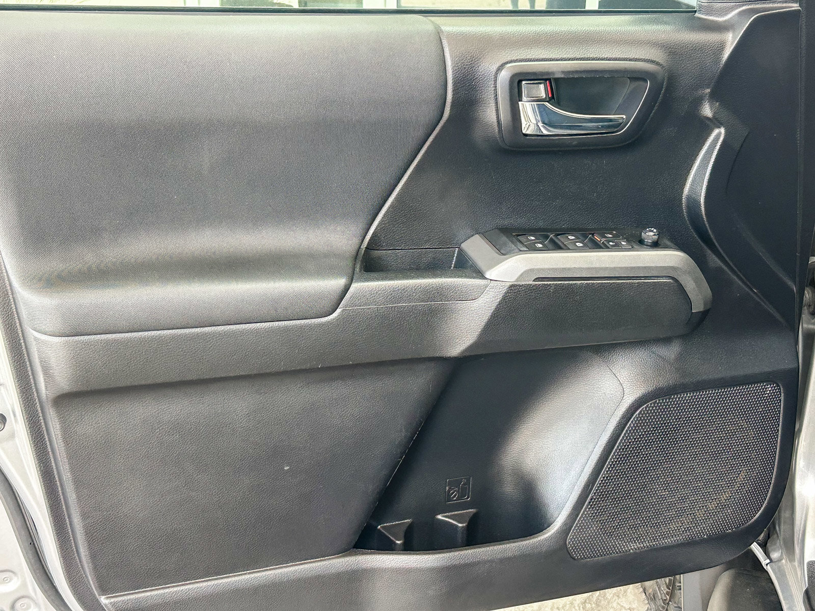 Used 2021 Toyota Tacoma TRD Off-Road w/ Technology Package image 24