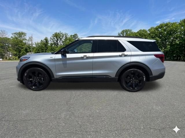 Used 2023 Ford Explorer ST-Line AWD/4WD image 5