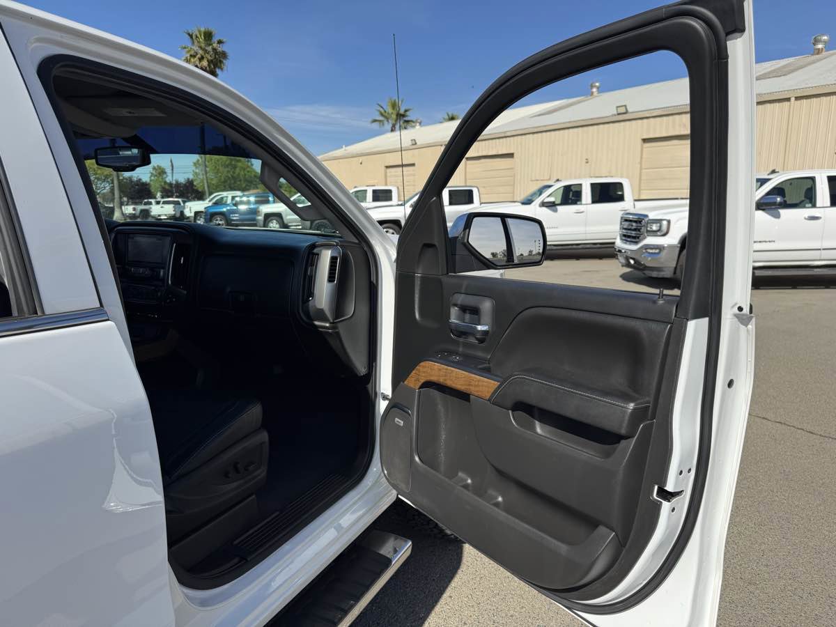 Used 2018 Chevrolet Silverado 1500 LTZ w/ Sport Package AWD/4WD image 16