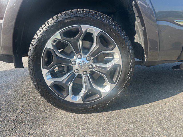 Used 2022 RAM 1500 Limited w/ Body Color Bumper Group image 9