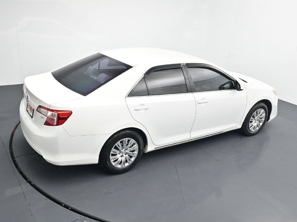 Used 2014 Toyota Camry LE FWD image 34
