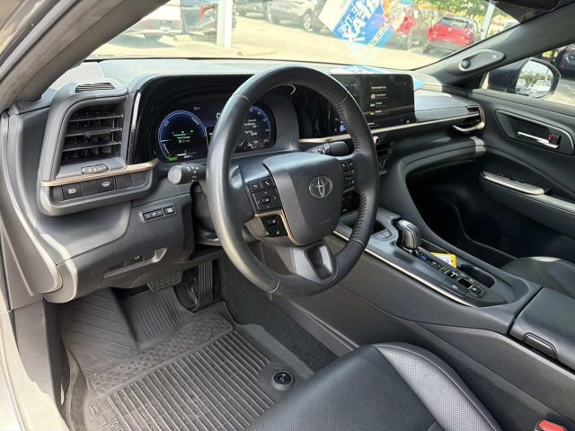 Used 2023 Toyota Crown AWD/4WD image 12