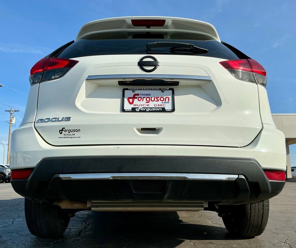 Used 2017 Nissan Rogue S image 18
