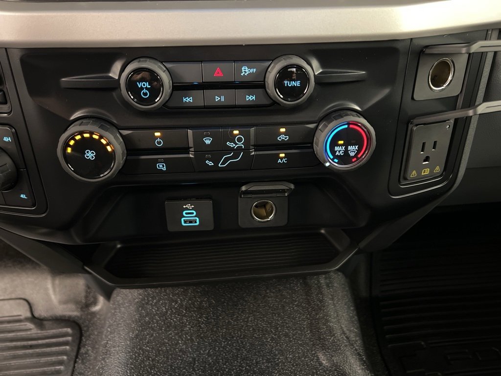 New 2026 Ford F250 XL w/ XL Chrome Package image 12