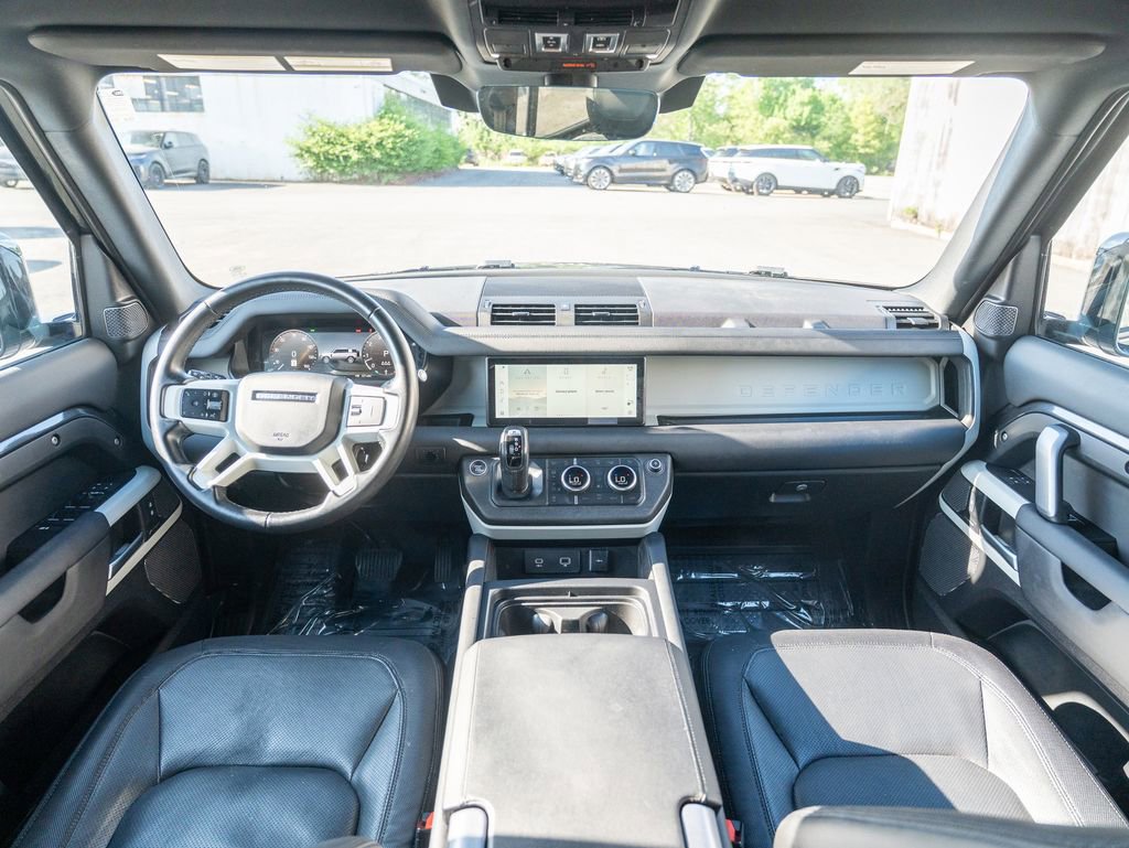 Used 2024 Land Rover Defender 110 X-Dynamic SE AWD/4WD image 18