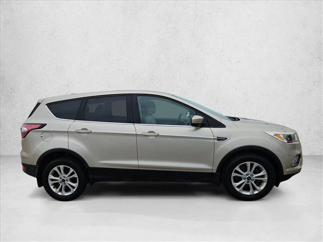 Used 2017 Ford Escape SE video 3