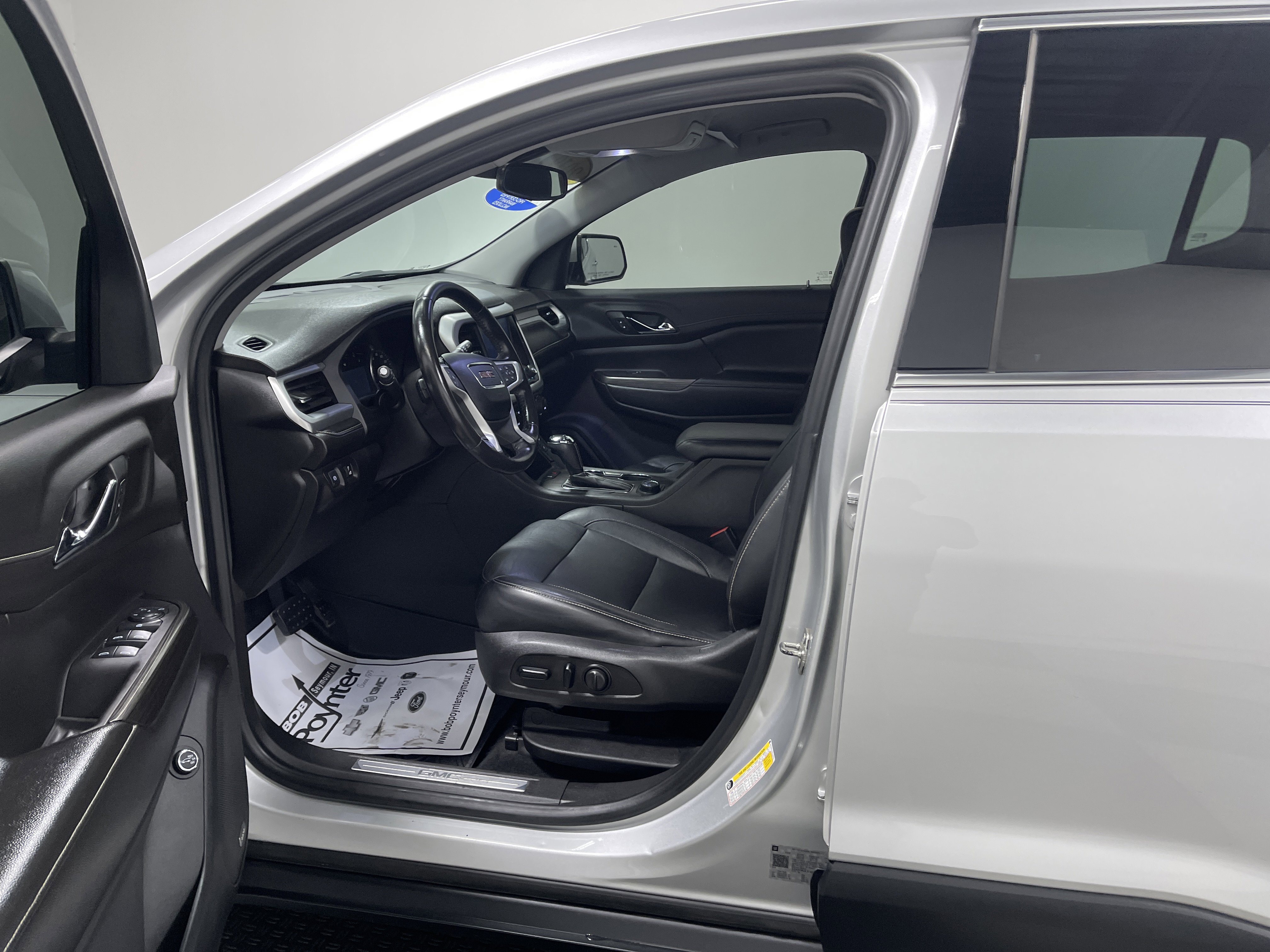 Used 2019 GMC Acadia SLT AWD/4WD image 9