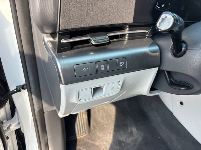 Used 2024 Hyundai Kona SEL AWD/4WD image 16
