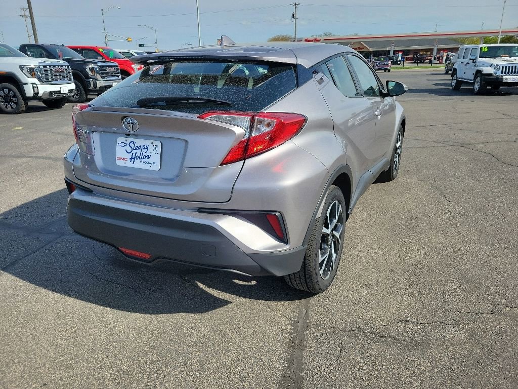 Used 2018 Toyota C-HR XLE FWD image 5