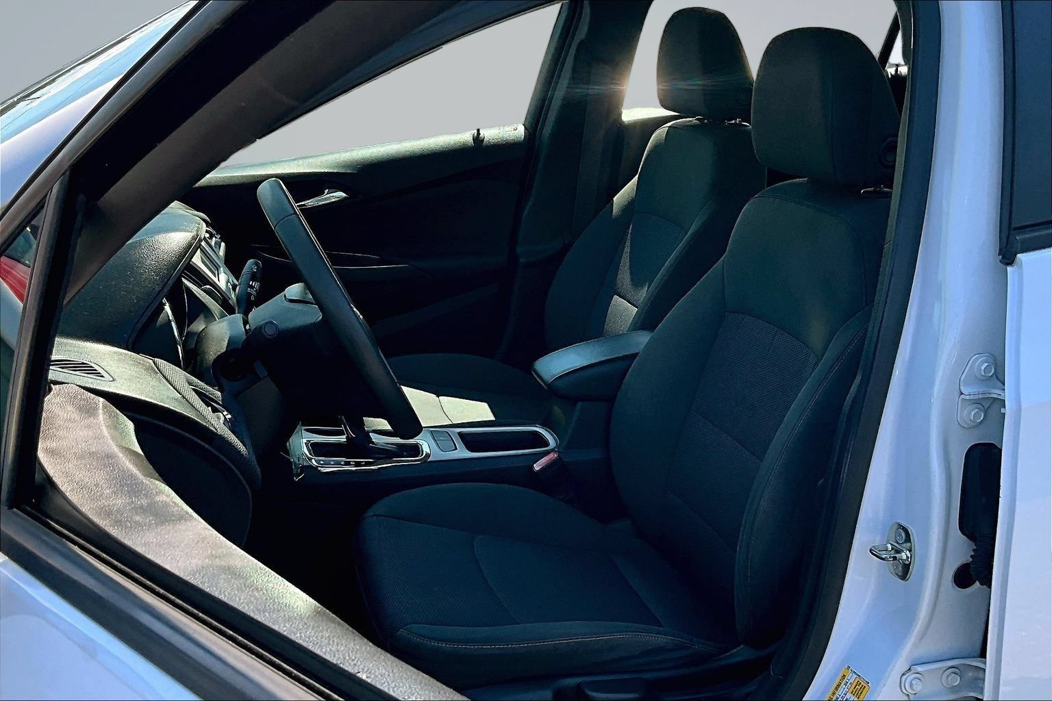 Used 2018 Chevrolet Cruze LS FWD image 21