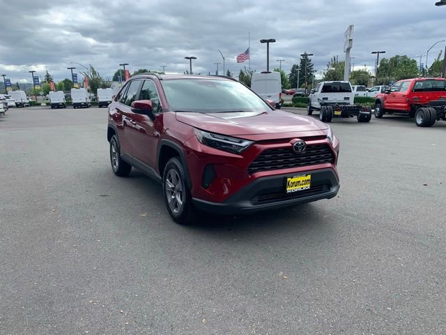 Used 2024 Toyota RAV4 XLE w/ Convenience Package image 9