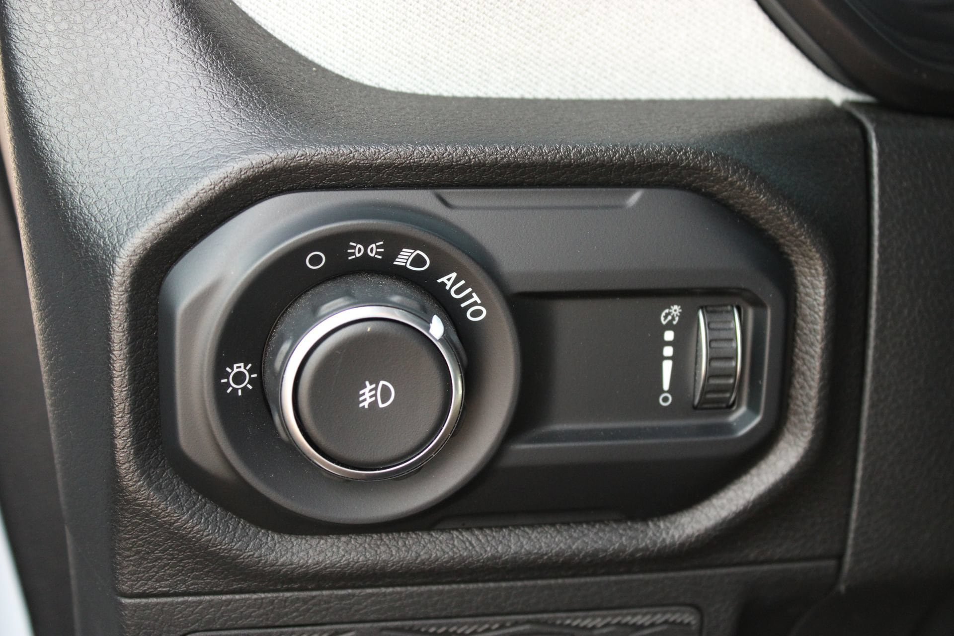 Used 2025 Jeep Wrangler Unlimited Sport AWD/4WD image 24