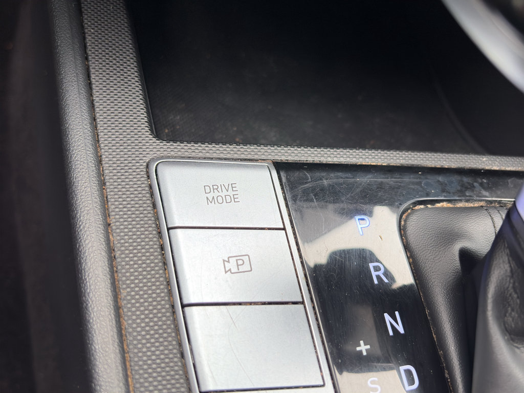 Used 2024 Hyundai Elantra SEL FWD image 22